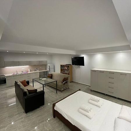 Emilyapartments 1 Chrysoupolis Bagian luar foto