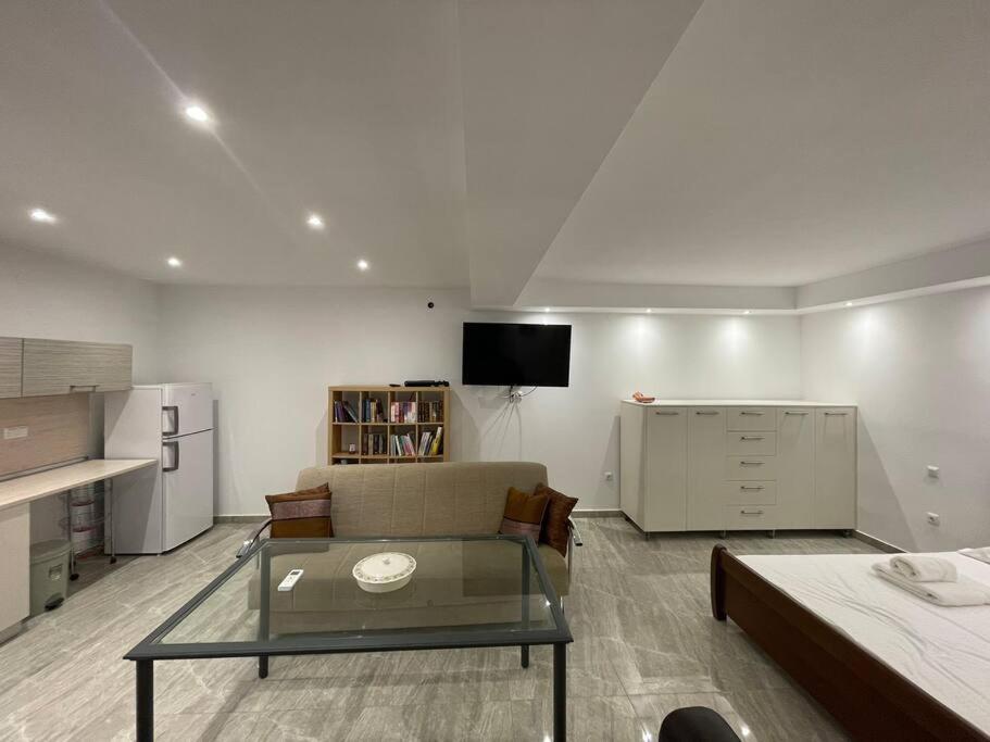 Emilyapartments 1 Chrysoupolis Bagian luar foto